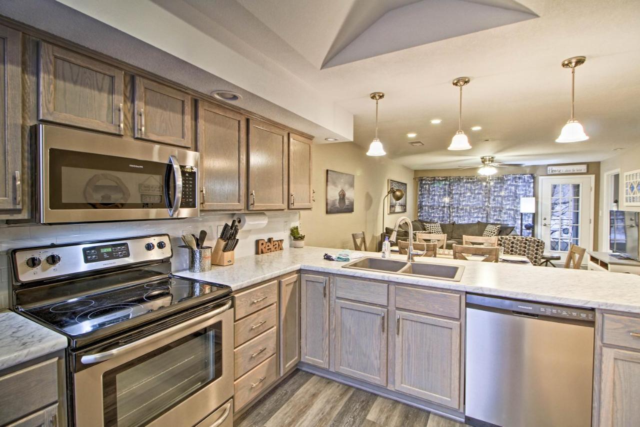 Updated Lake Taneycomo Condo With Screened Porch! Branson Exterior photo
