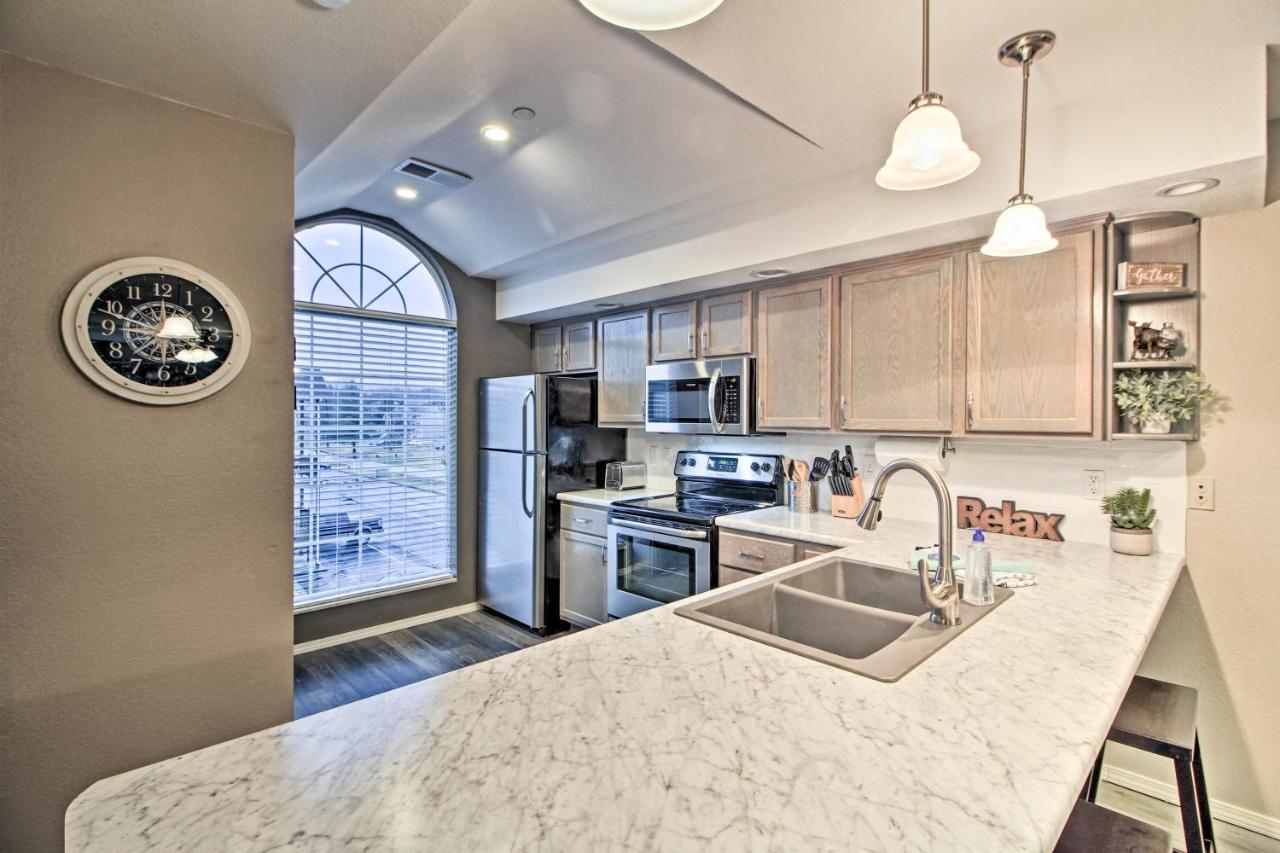 Updated Lake Taneycomo Condo With Screened Porch! Branson Exterior photo